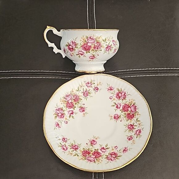 Vintage Elizabethan Bone China Queens Rose Cup & Saucer - Picture 6 of 9